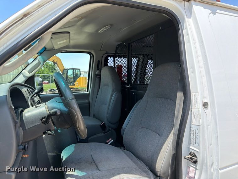 image for item FK3083 2003 Ford E250 van