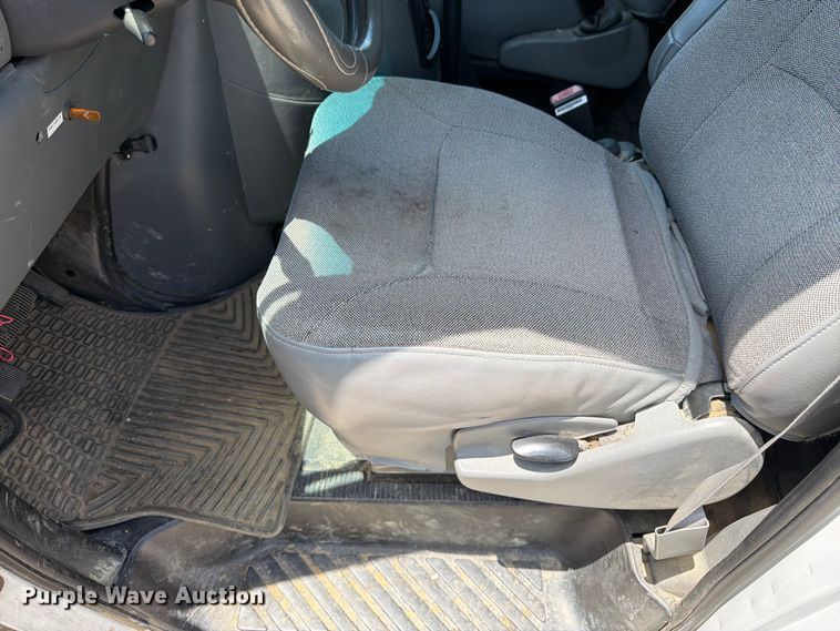 image for item FK3083 2003 Ford E250 van