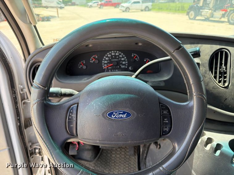 image for item FK3083 2003 Ford E250 van