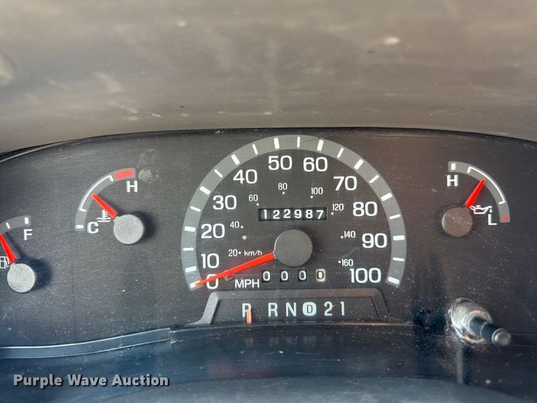 image for item FK3083 2003 Ford E250 van