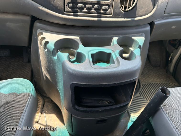 image for item FK3083 2003 Ford E250 van