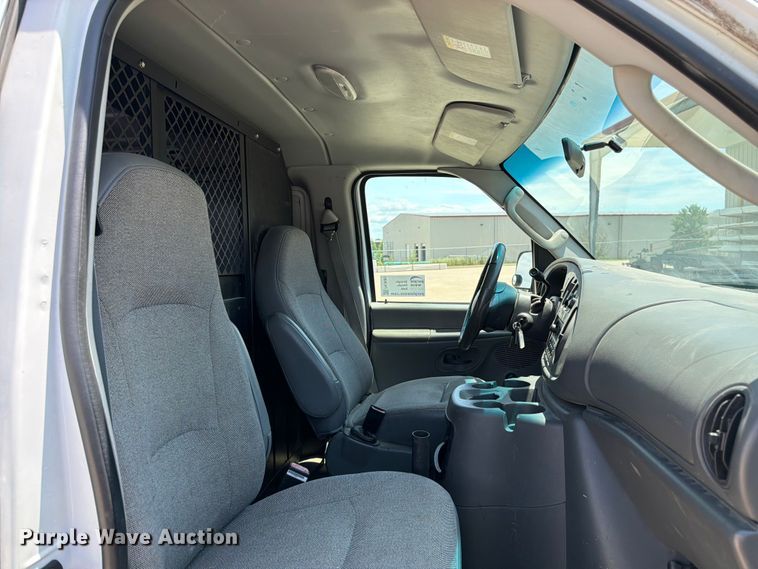 image for item FK3083 2003 Ford E250 van