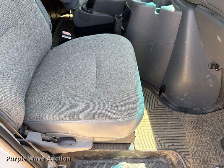image for item FK3083 2003 Ford E250 van