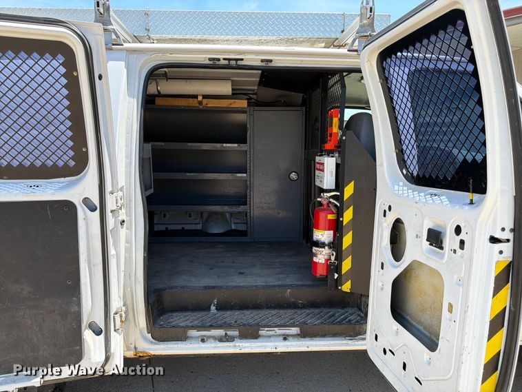 image for item FK3083 2003 Ford E250 van