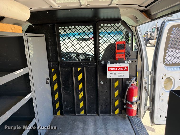 image for item FK3083 2003 Ford E250 van