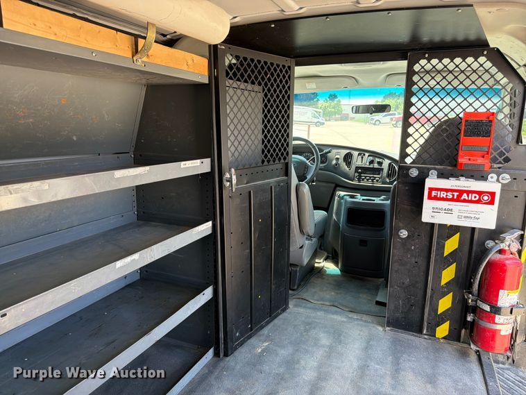 image for item FK3083 2003 Ford E250 van