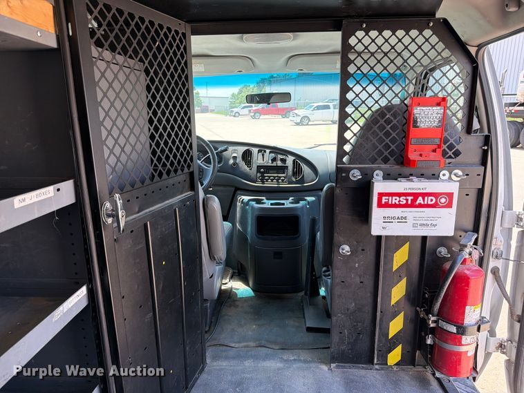 image for item FK3083 2003 Ford E250 van