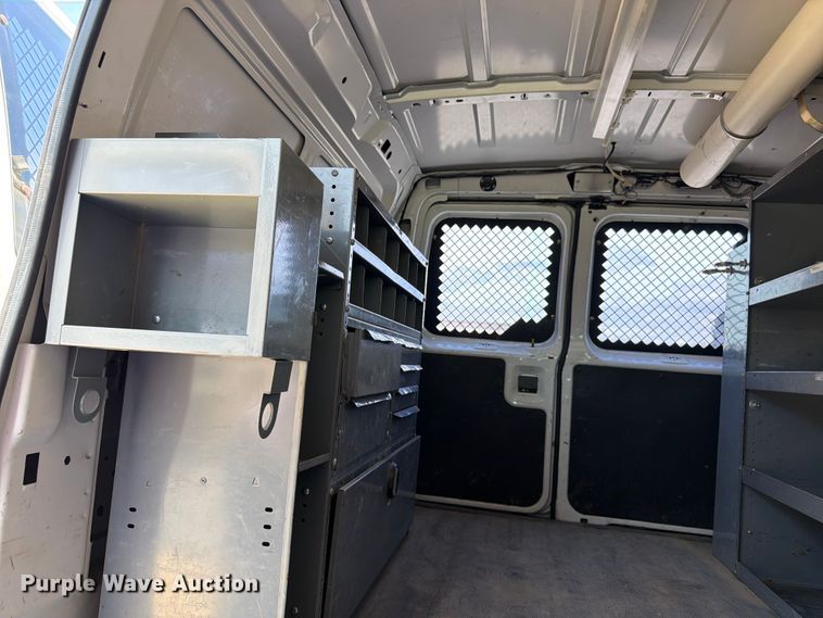 image for item FK3083 2003 Ford E250 van