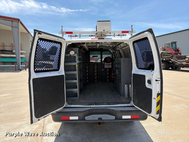 image for item FK3083 2003 Ford E250 van