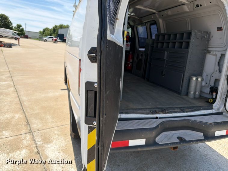 image for item FK3083 2003 Ford E250 van