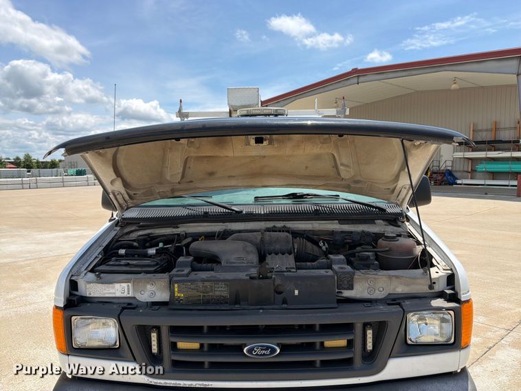 image for item FK3083 2003 Ford E250 van