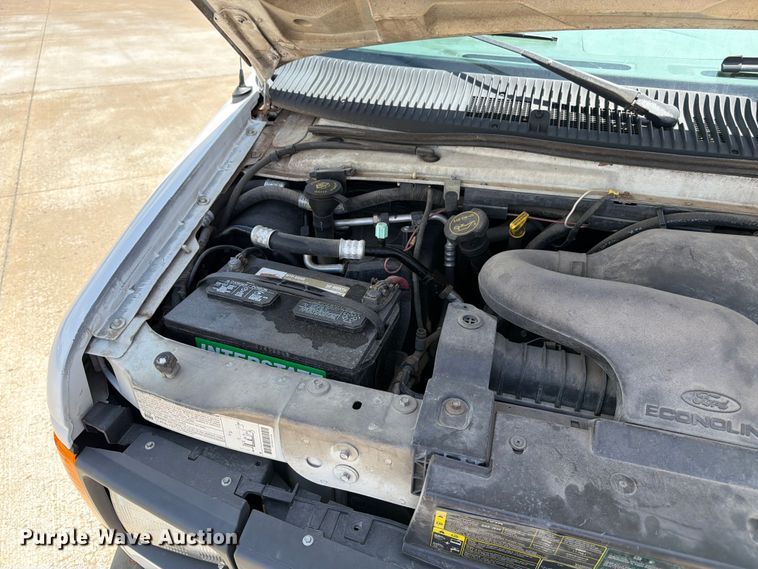image for item FK3083 2003 Ford E250 van