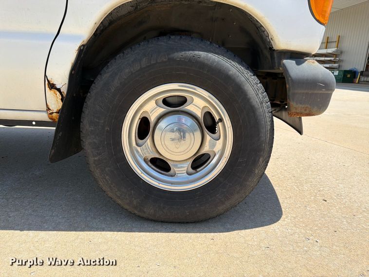 image for item FK3083 2003 Ford E250 van