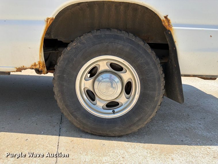 image for item FK3083 2003 Ford E250 van