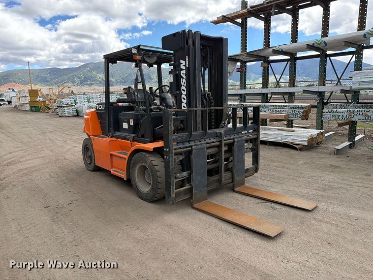 image for item FK4503 Doosan D70S-7 forklift