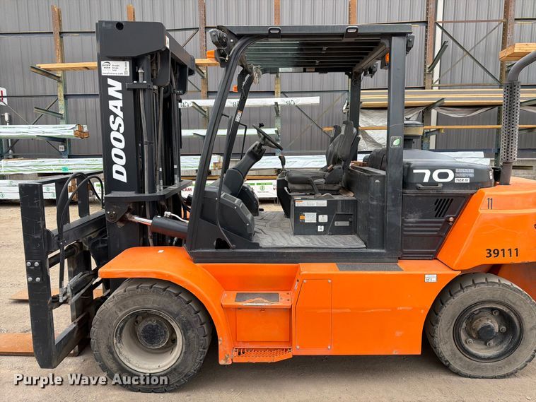 image for item FK4503 Doosan D70S-7 forklift
