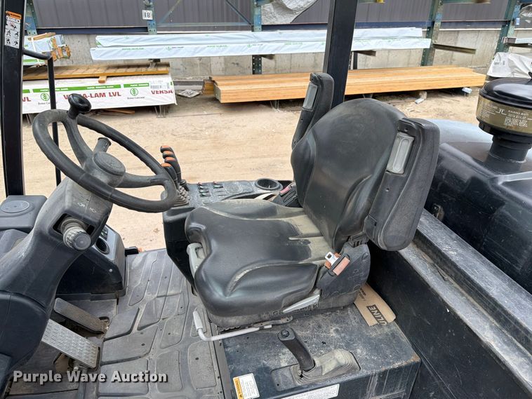 image for item FK4503 Doosan D70S-7 forklift