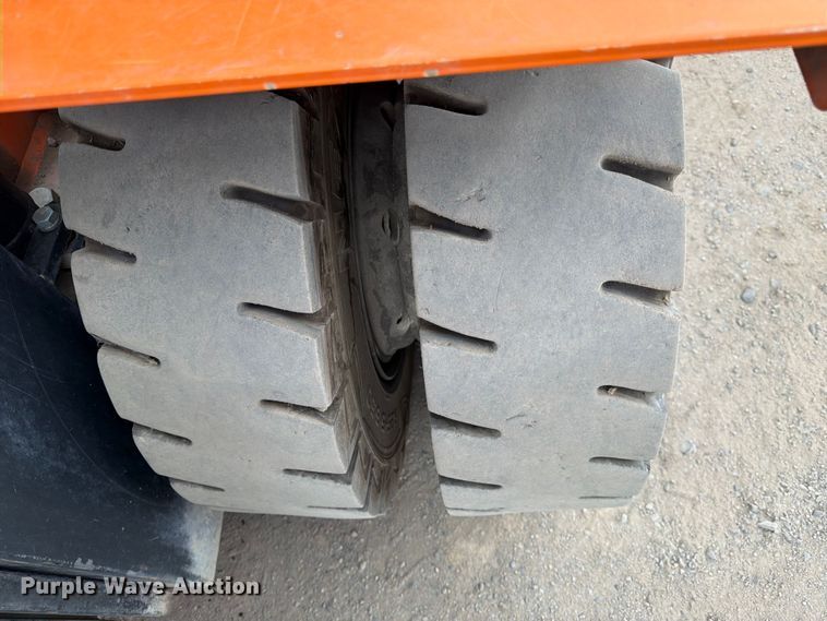image for item FK4503 Doosan D70S-7 forklift