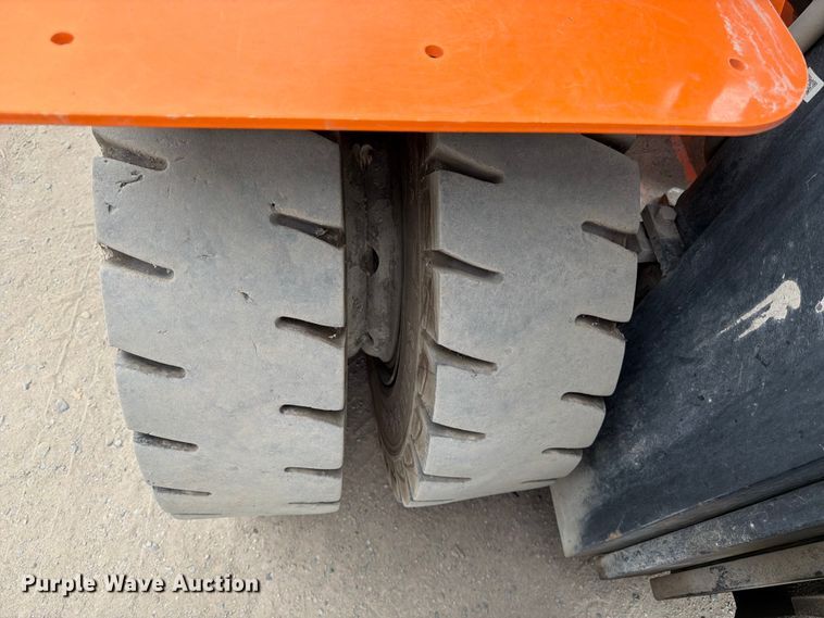image for item FK4503 Doosan D70S-7 forklift