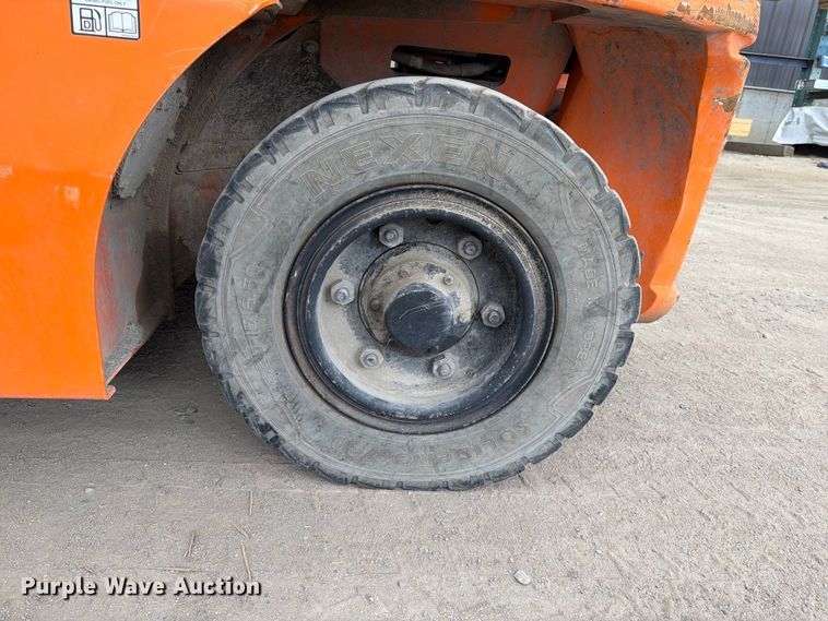 image for item FK4503 Doosan D70S-7 forklift