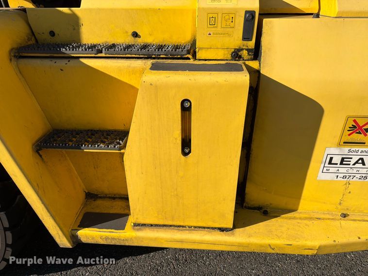 image for item FK4504 2016 Hyundai 130D-9 forklift