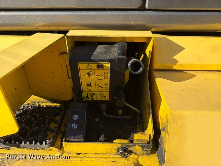 image for item FK4504 2016 Hyundai 130D-9 forklift