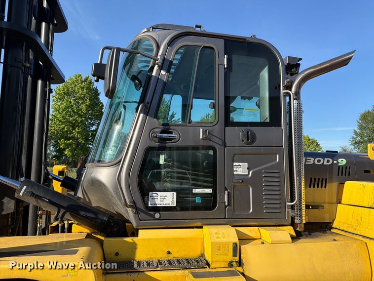 image for item FK4504 2016 Hyundai 130D-9 forklift