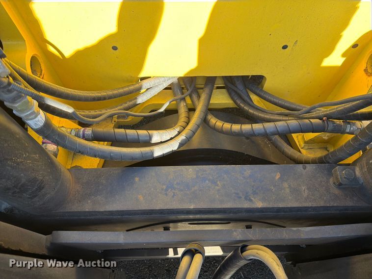 image for item FK4504 2016 Hyundai 130D-9 forklift
