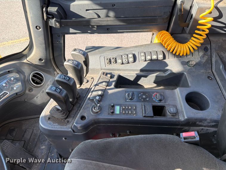 image for item FK4504 2016 Hyundai 130D-9 forklift