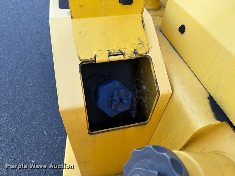 image for item FK4504 2016 Hyundai 130D-9 forklift