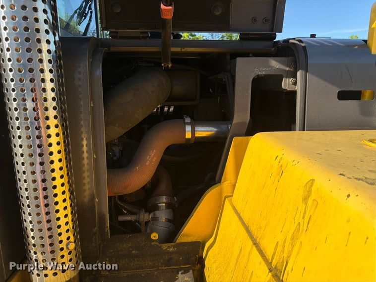 image for item FK4504 2016 Hyundai 130D-9 forklift