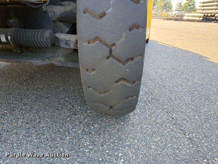 image for item FK4504 2016 Hyundai 130D-9 forklift