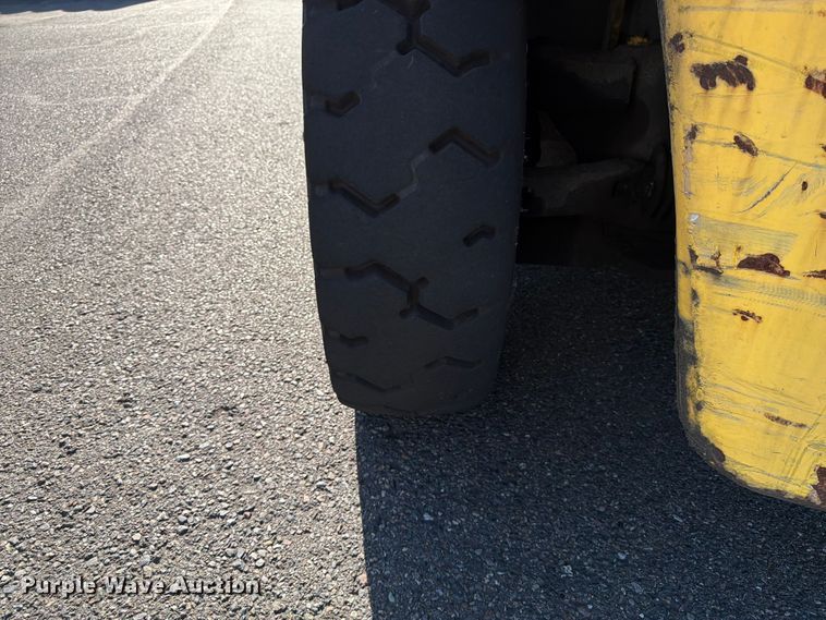 image for item FK4504 2016 Hyundai 130D-9 forklift