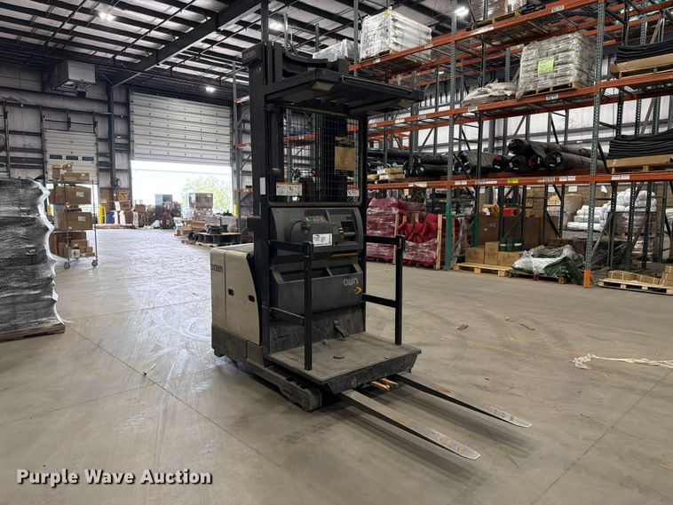 image for item FM7543 2019 Crown SP3520-30 order picker