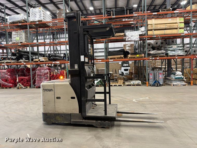 image for item FM7543 2019 Crown SP3520-30 order picker