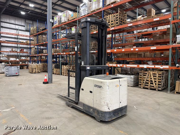 image for item FM7543 2019 Crown SP3520-30 order picker
