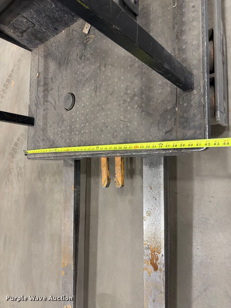 image for item FM7543 2019 Crown SP3520-30 order picker