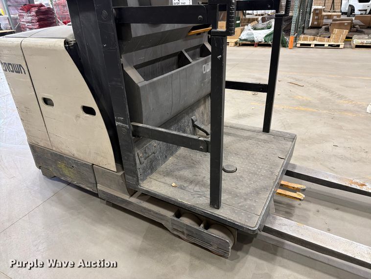 image for item FM7543 2019 Crown SP3520-30 order picker