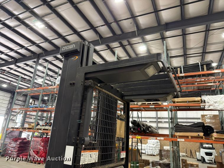 image for item FM7543 2019 Crown SP3520-30 order picker