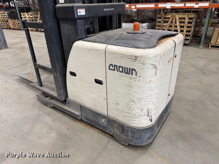 image for item FM7543 2019 Crown SP3520-30 order picker