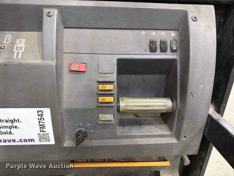 image for item FM7543 2019 Crown SP3520-30 order picker