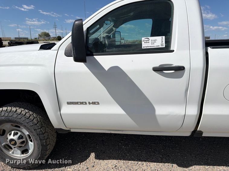 image for item FM7544 2016 Chevrolet Silverado 2500 pickup truck