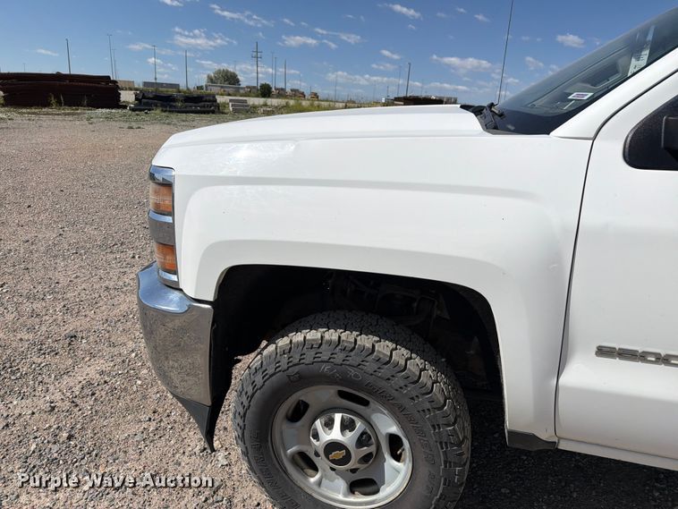 image for item FM7544 2016 Chevrolet Silverado 2500 pickup truck