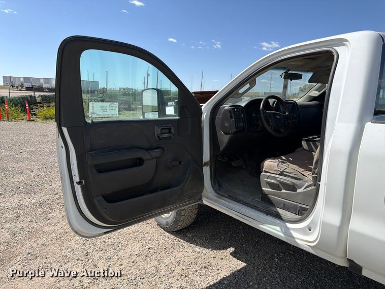 image for item FM7544 2016 Chevrolet Silverado 2500 pickup truck