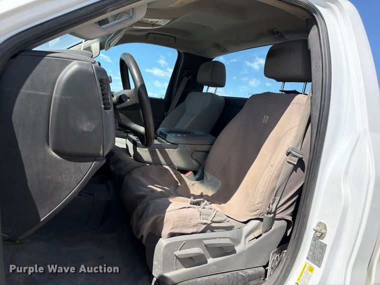 image for item FM7544 2016 Chevrolet Silverado 2500 pickup truck