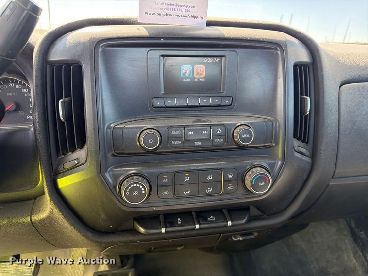 image for item FM7544 2016 Chevrolet Silverado 2500 pickup truck