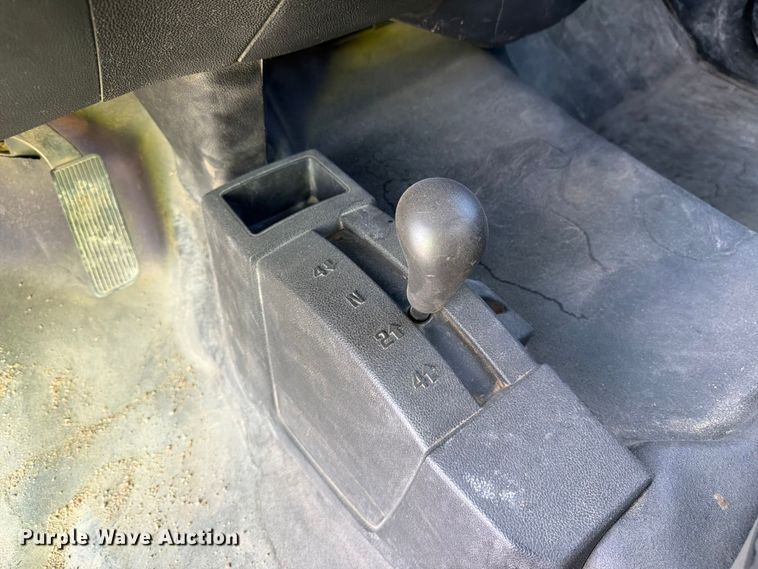 image for item FM7544 2016 Chevrolet Silverado 2500 pickup truck