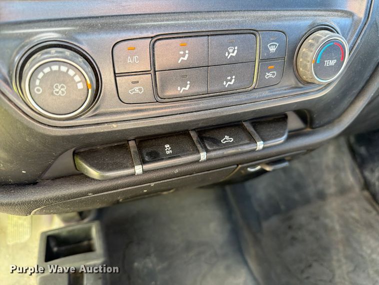 image for item FM7544 2016 Chevrolet Silverado 2500 pickup truck