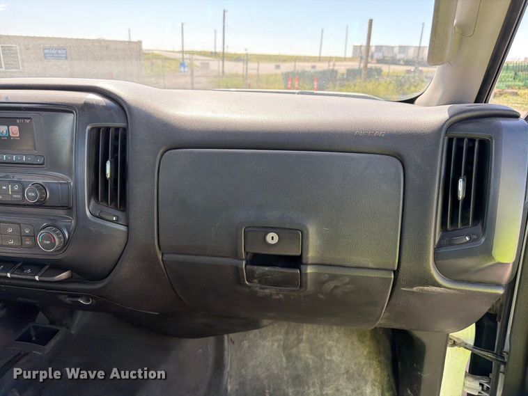 image for item FM7544 2016 Chevrolet Silverado 2500 pickup truck
