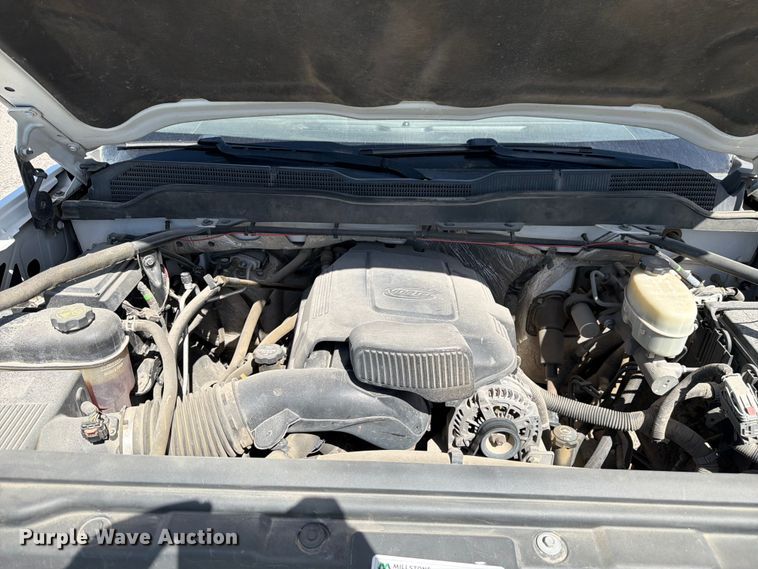 image for item FM7544 2016 Chevrolet Silverado 2500 pickup truck